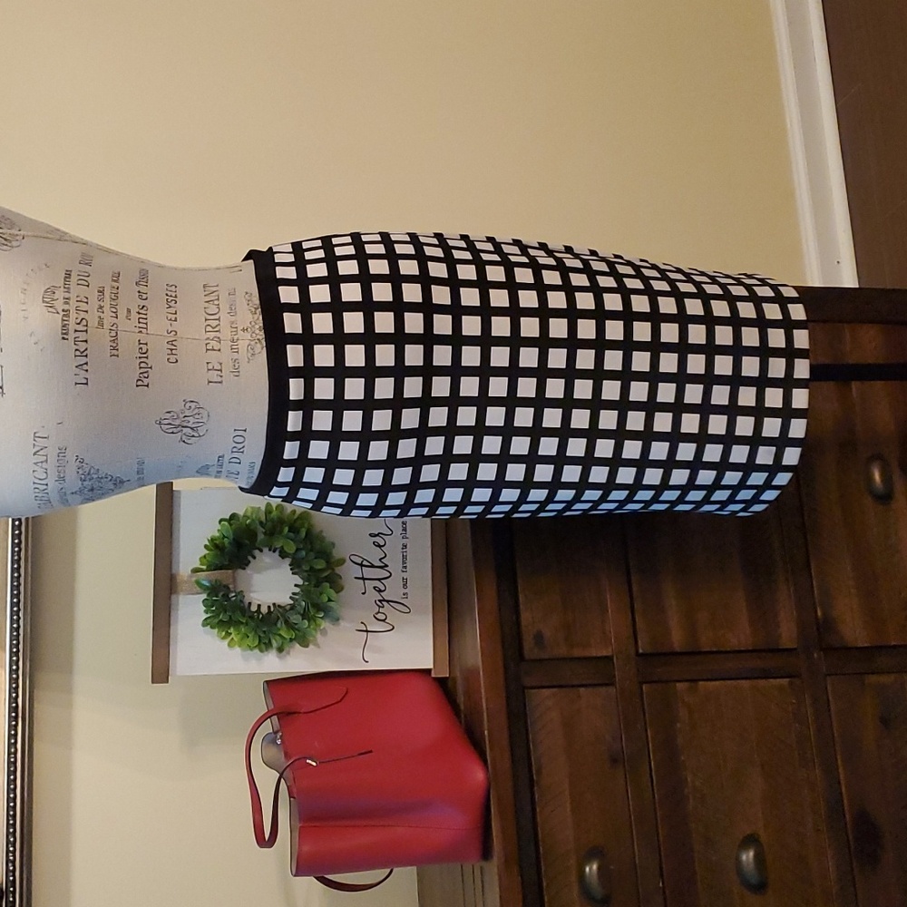 Calvin Klein Black/White Grid Knit Pencil Skirt